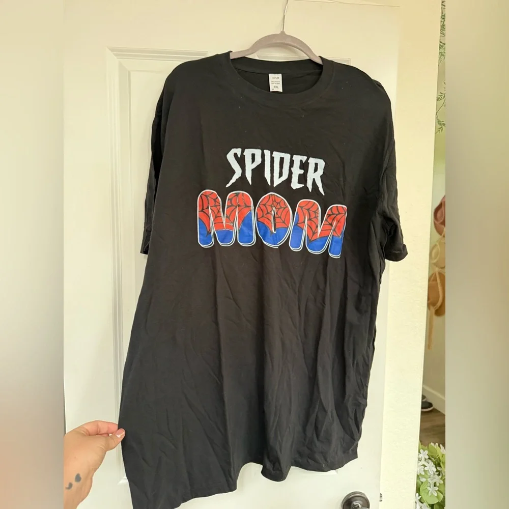 Black Short Sleeve Tee with Spider Mom Design - Picture 1 of 2